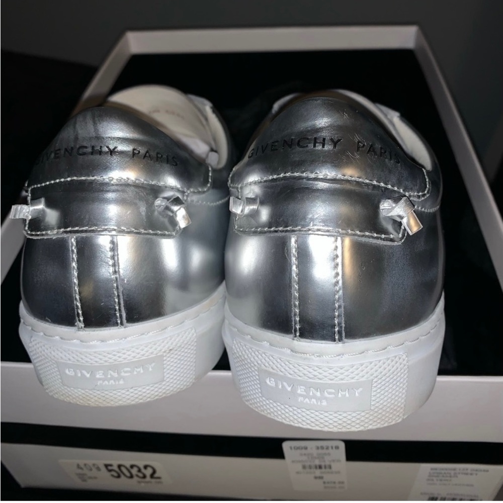 Size 9 worn a few times in good condition
